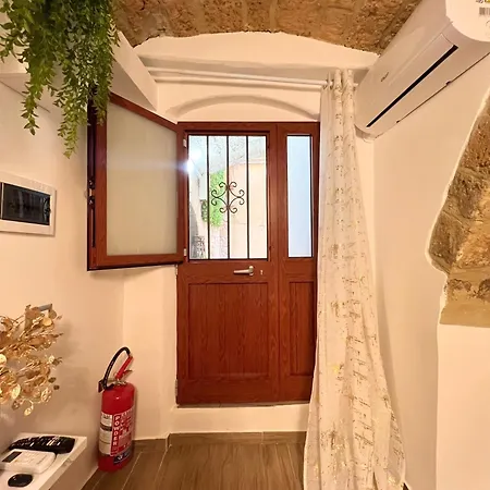 L'antica Dimora Deluxe بيت ضيافة 3*